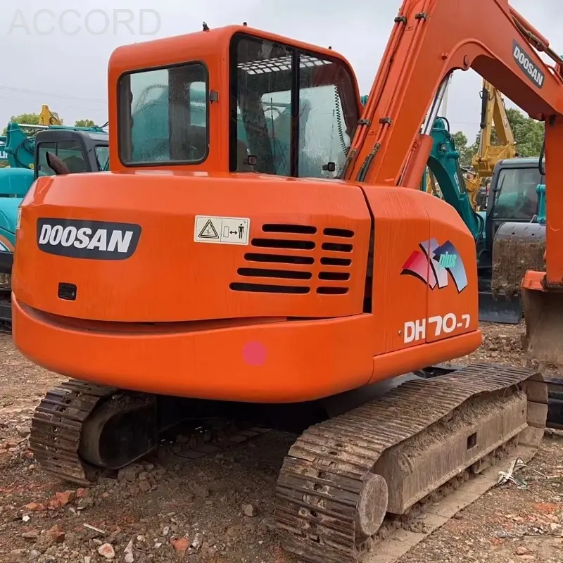 100% حفارة أصلية مستعملة ماركة Doosan 70-7 للبيع