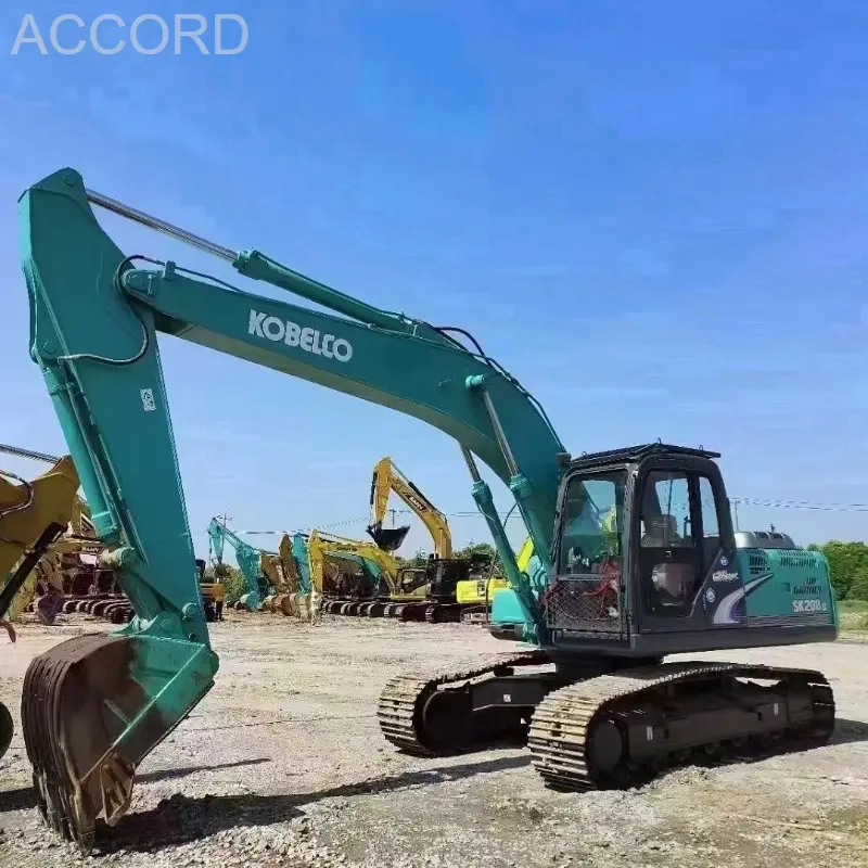 آلات حفارات هيدروليكية مستعملة من طراز Kobelco 200 للبيع