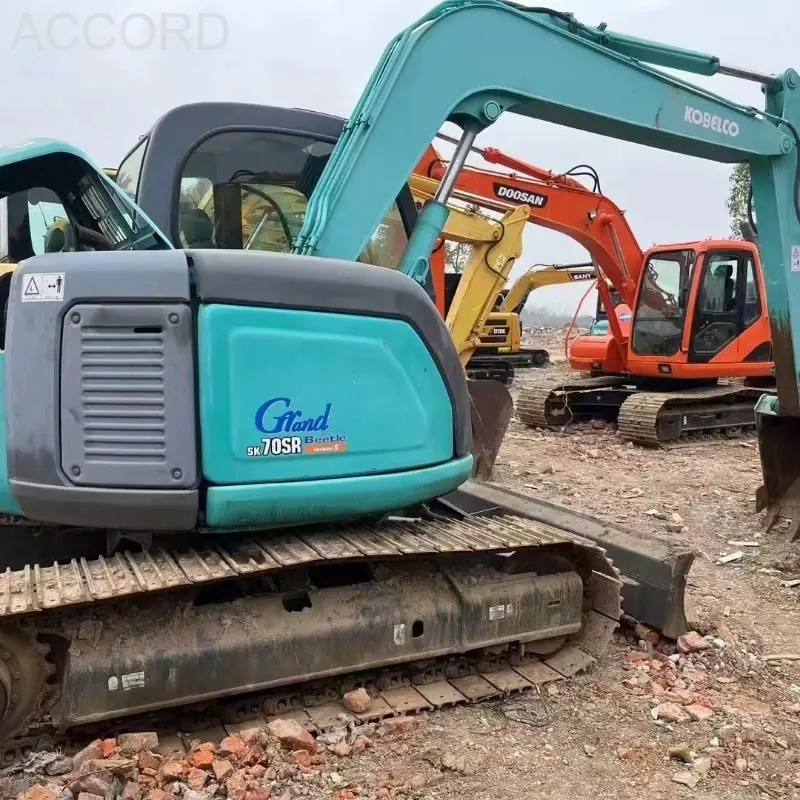 Использованные средние гусеничные экскаваторы Kobelco 70SR Global Supply